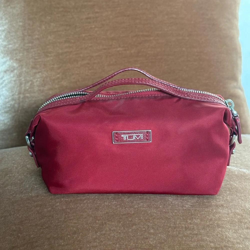 Tumi Voyageur Crimson Red Nylon Cosmetic Case Travel Toiletry Makeup Bag Rare